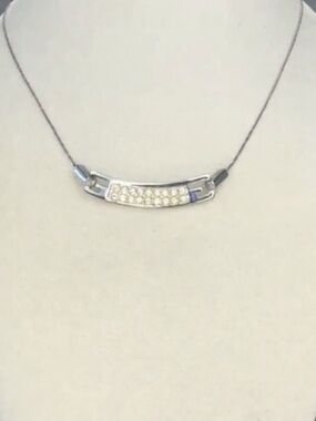 Givenchy vintage necklace signature G clasp